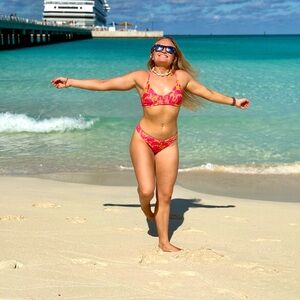 Meet your Posher, Kali